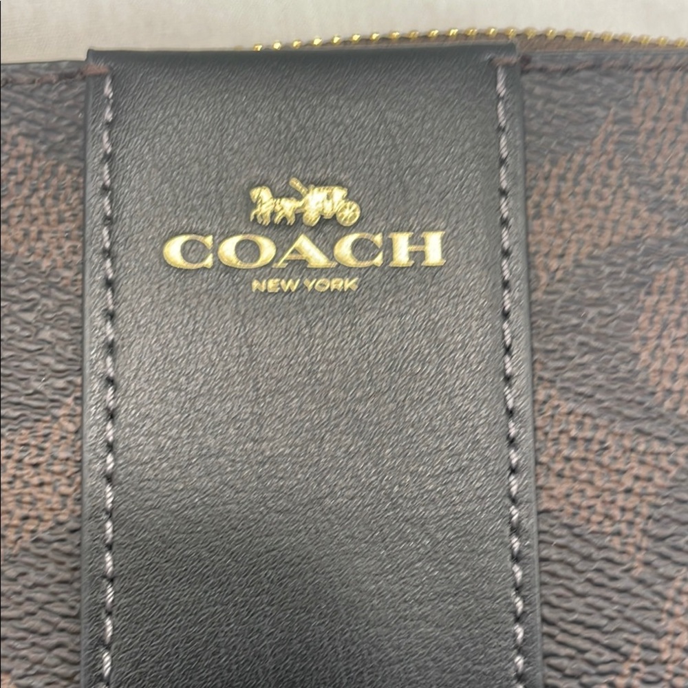 NWT Coach Black and Brown Wristlet - Picture 3 of 10